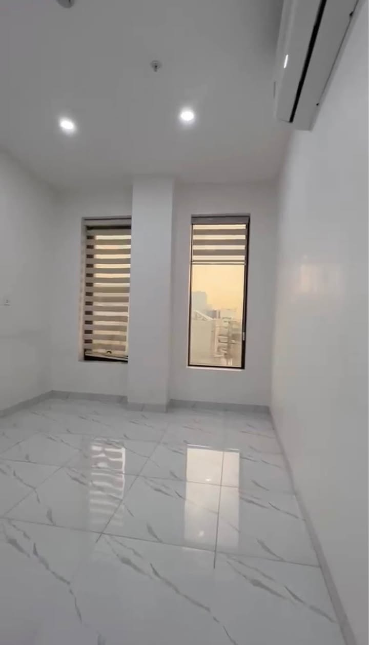 ٣٢ بارك • ١+١ • قريب ايمباير