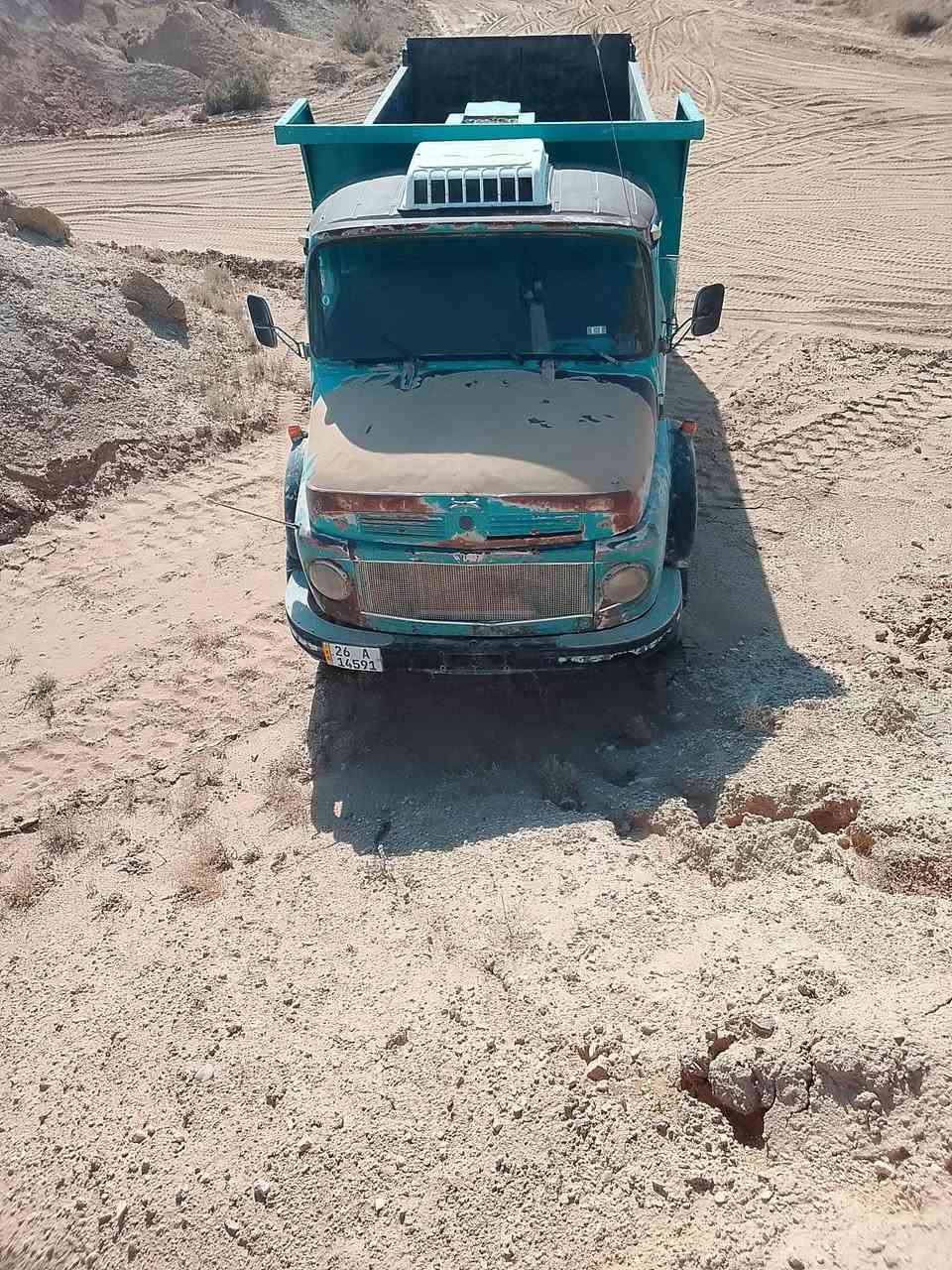 السلام عليكم سياره للبيع موديل 80 سياره شاص بلادي غماره بها القود اثنين الباقي بلادي محركها بخيط بخار  محرك 55اكسن 17 بلادي جير 25 رقم صلاح الدين ابيع شاصي واللي يريد قلاب هم يبيعه قلاب رقم صاحب السيا ره.                     ***********

