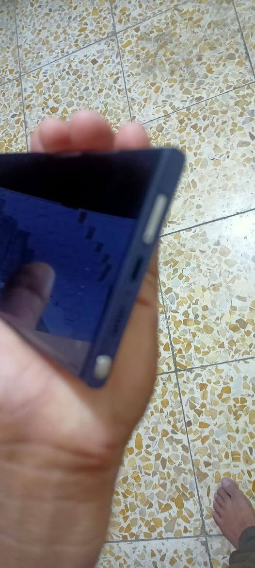 اس ٢٣ الترا مبدل شاشه ام ٢٠٠  ياباني ذاكره ٢٥٦ رام ١٢ السعر ٦٢٥ بغدداد المعامل ***********
