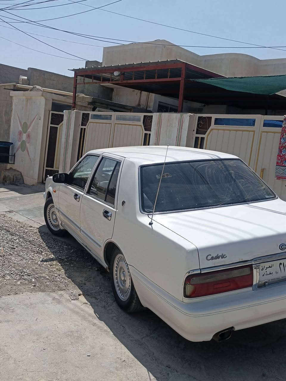 نیسان سدریک مۆدیل 2001 ئاڕم پلاستیک سلێمانی بەشەرت گێڕو مەکینەو تەبریدی بەشەرت چوار تایەی لۆکی لەژێرە بێ زەڕبەو لیدراوە پەڵە پەڵە بۆیاغی هەیە بە حیزام ئەیفرۆشم لەسەر ساخی کراوە سەیارەکە نوقسانی نیە کارەبای کامل ئیش ئەکات سەیارەی ماڵە هین مەعرەز نیە  شوێن کەلار ڕزگاری 
سعری 40گڵاو تۆزێ مەجالی تیایە ***********
