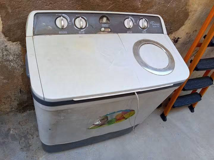 سخان 180لتر نضيف جدا 
غساله نضيفه جدا 
اتصل ***********
***********
