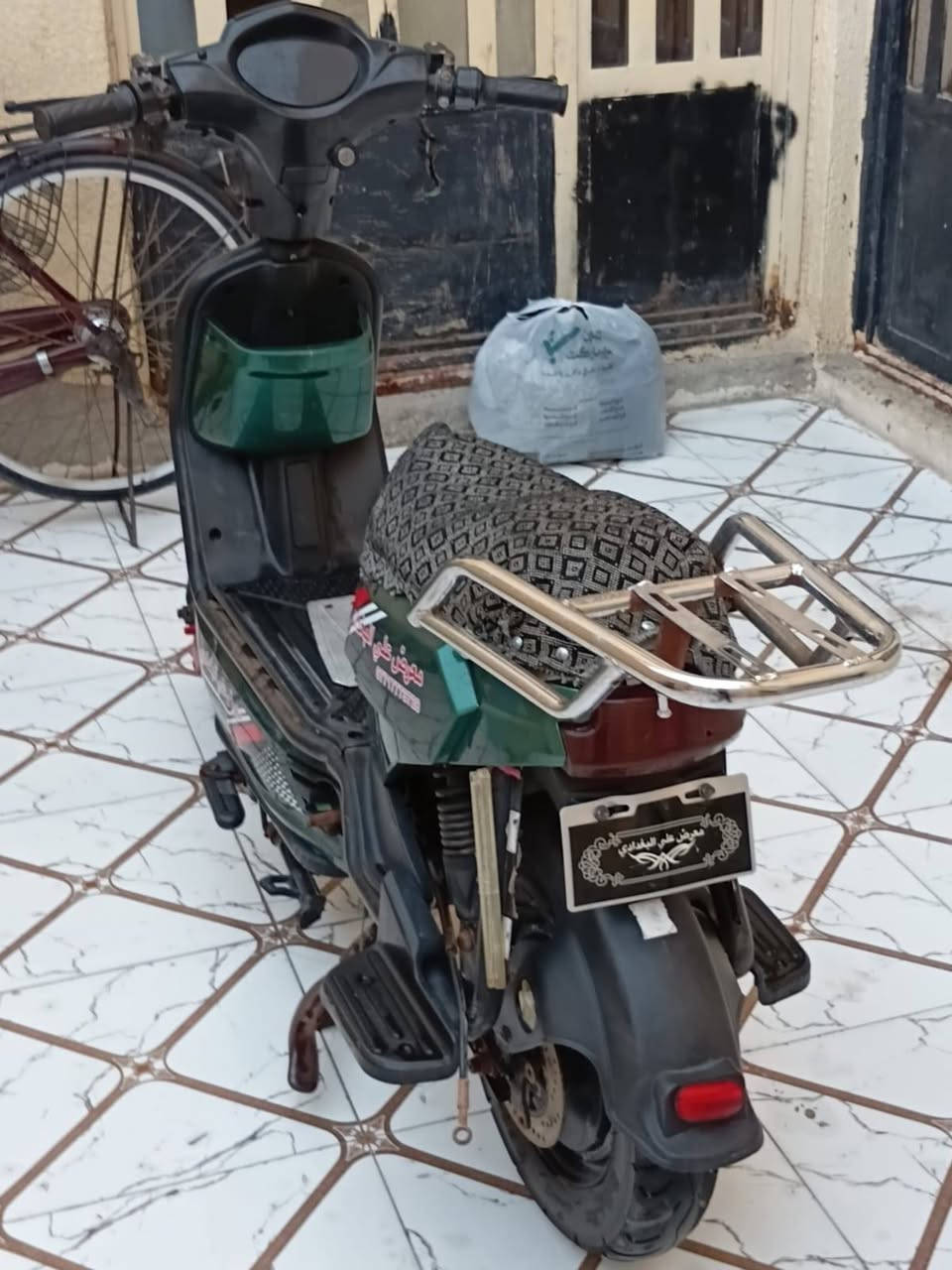 السلام عليكم
دراجة شحن نظيفة للبيع بدون بطاريات السعر 125 
عنوان البصرة ابي الخصيب ابو الجوزي 
رقم ***********
