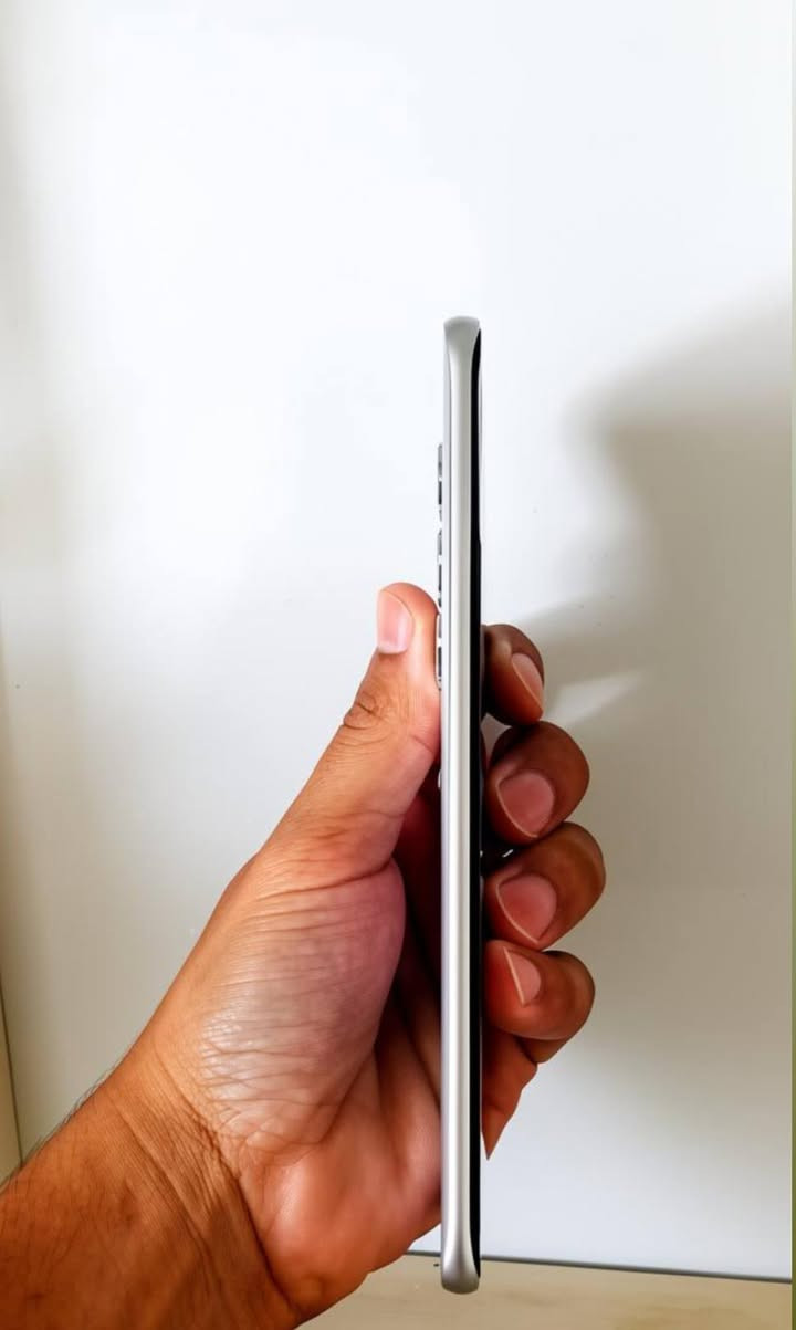 Infinix Hot 60 Pro Plus
– انفنكس هوت 60 برو بلس 💥

🔋 بطارية قوية 5160 mAh تدعم شحن سريع 45W ⏱️

📺 شاشة AMOLED منحني 6.78″ بدقة 1.5K + معدل تحديث 144Hz 

 نظام Android 15 + XOS 15.1

 معالج Mediatek Helio G200 ثماني النواة

اللون تيتانيوم الأصلي،

 كاميرا خلفية 50 MP + أمامية 13 MP

 ذاكرة: 8 GB RAM / 256GB تخزين

 سماعات ستيريو JBL للصوت النقي 🎶

📡 دعم شريحتين NIM + NFC + Infrared

 مقاومة للماء والغبار IP65 مقاوم للسقوط متر ونص ووزن خفيف جدًا 175غ.بيع أو مراوس أب آيفون اكس ماكس ١١ برو ماكس اتصال ***********
