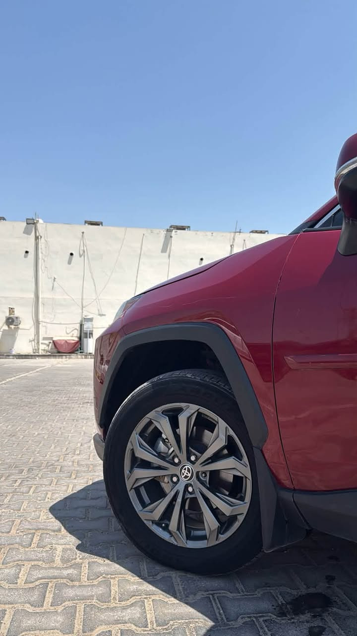 سلام عليكم مكلف بالنشر راف فور موديل   2023 وارد امريكي بيها بيبان الامامي والخلفي  والباقي مكفوله سياره هايبرد وسياره جديدة كلش ماشية 80الف كير محرك صدر تبريد كهربائيات مكفوله تخم تاير جديد سيارة عل وضع الشركة والصور تحكم السعر 205 وبيها مجال بسيط العنوان بغداد العامرية والشراي يتصل عل الرقم صاحب السيارة ‭ ***********
