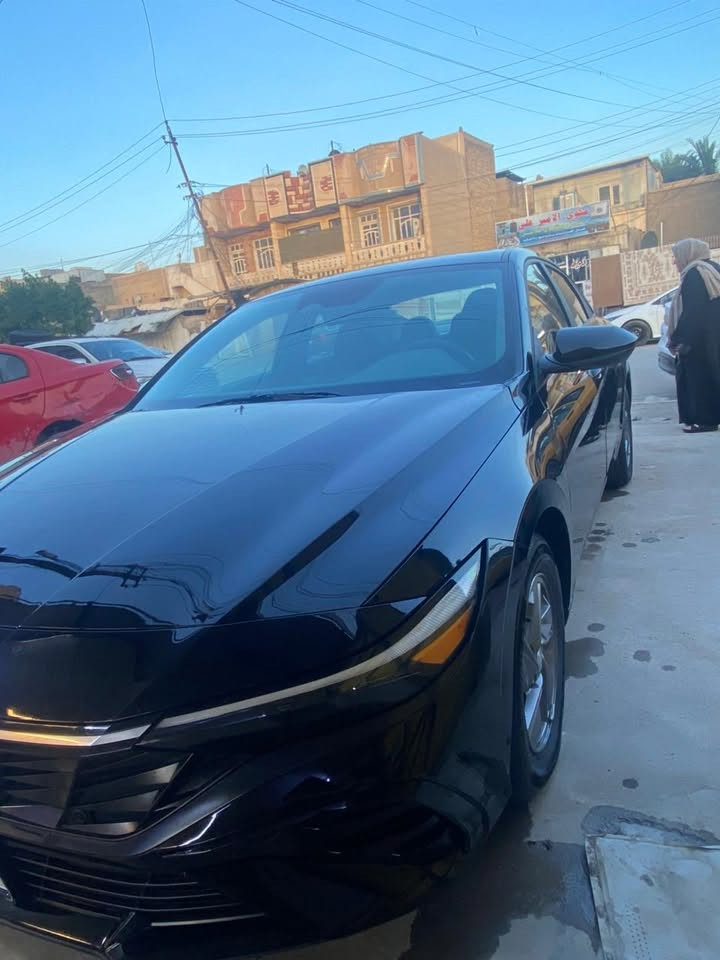 السلام عليكم 

النترا  موديل ٢٤ بأسمي دخول جديد ماشية حاليا ١٢ الف قطعتين تبديل وربع القمارة بارد فقط 

مراوس برادو الي يعجبه يرسل التفاصيل واتساب 

***********

