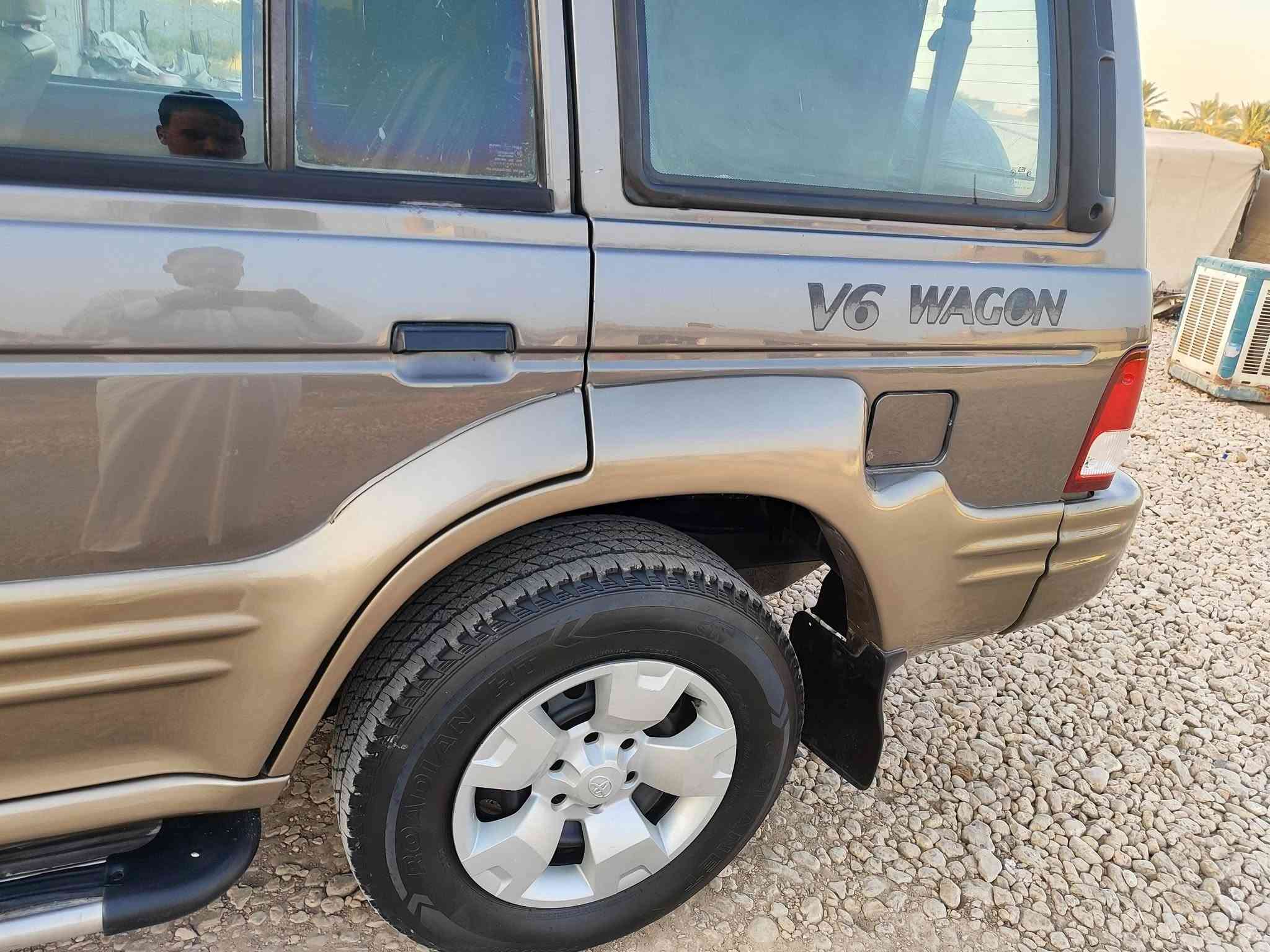 السلام عليكم
اليدور جديد و مال جناي و ما مشتغله هي هاي 

#للبيع 

كالوبر جديده بمعنى الكلمه موديل 2001 رقم اربيل بسمي تريد تحويل تريد وكاله 

كير اوتوماتيك ابلادي محرك ابلادي 6 سلندر شرط مكفولات 

كشر مكفول كفاله عامه 

سياره ماشيه 220 الف حقيقي 

تخم تاير جديد حداديه جديده خلفي امامي كهربائيات كله شغاله 

دواخل ابلاديه 

عنوان بابل القاسم ع 

***********

نص مكتوب في الصور:
- CHILL