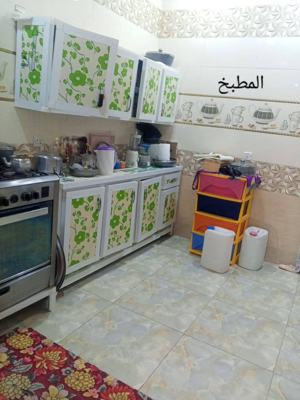 السلام عليكم بيت زراعي للبيع حي الشهداء الاول مساحة ١٠٠ متر قرب مركز الشرطة السعر ١٠٠ وبي مجال للاستفسار الاتصال على الرقم. ***********
