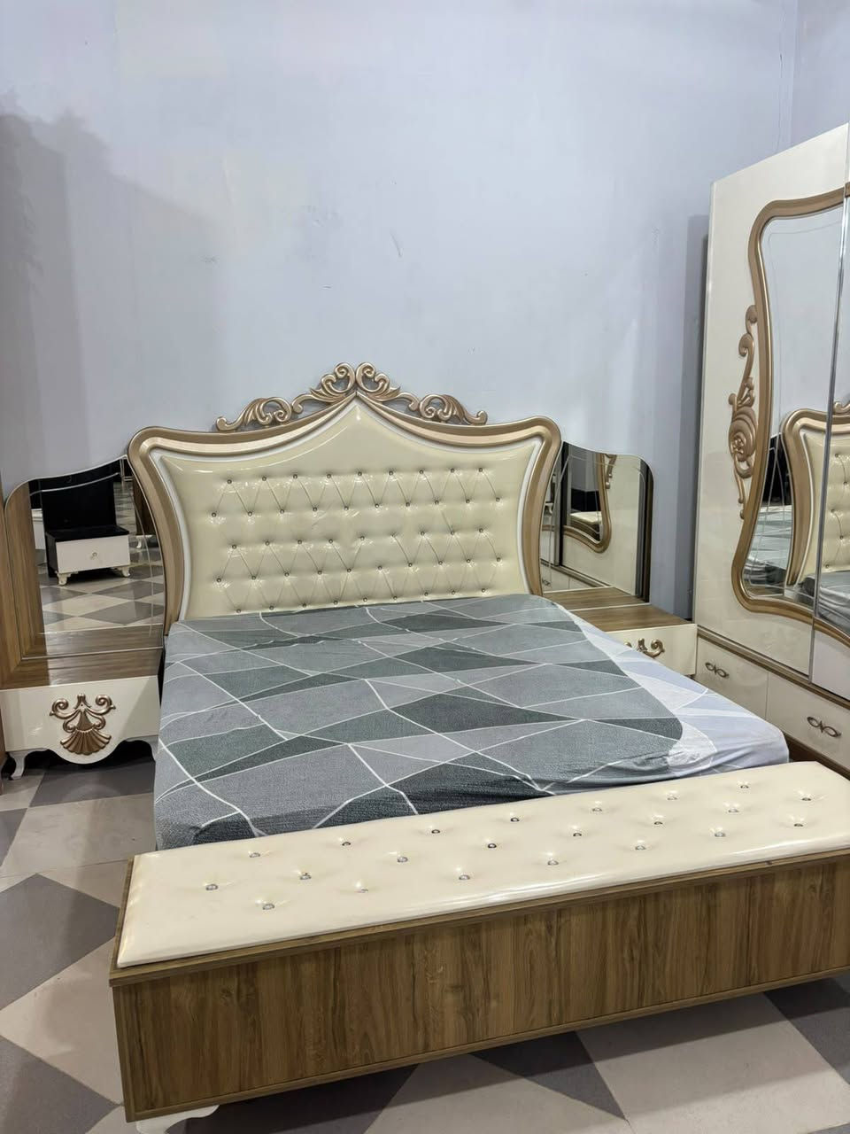 غرفة نوم • ٨ قطع • جديد
