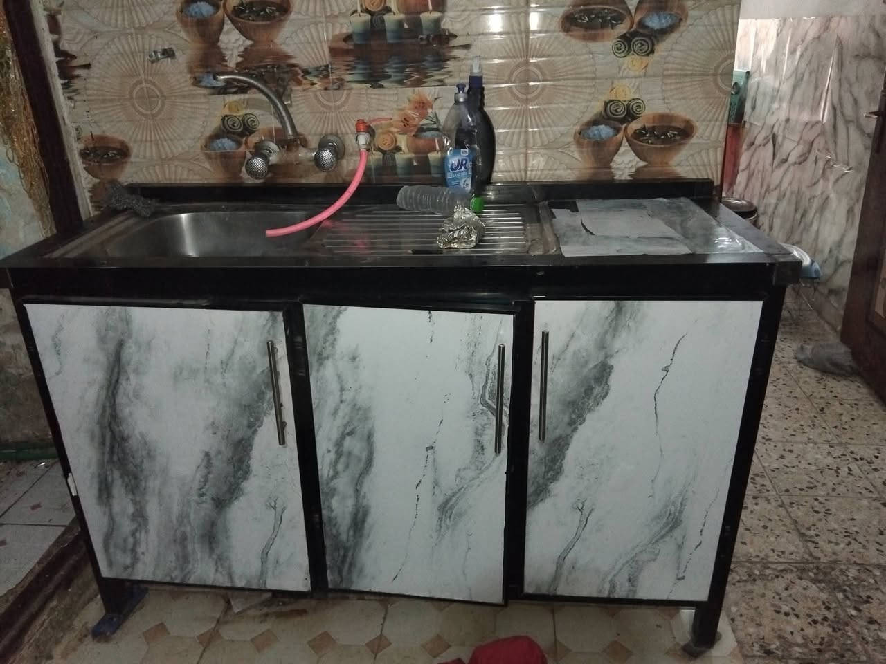 اريد بيع ونضيف كلش 
جي اشيل من البيت والمكان صغير ***********
