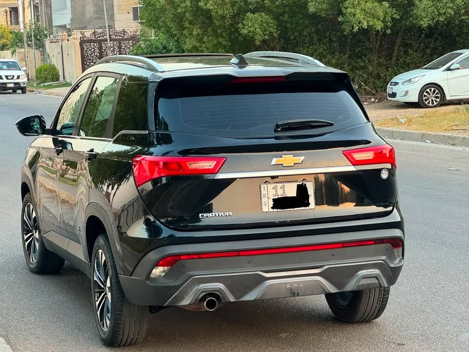 السلام عليكم للبيع شوفرليت كابتيفا Chevrolet Captiva 2022 فول مواصفات خليجي
***********
✨ سيارة عائلية فخمة واقتصادية، 7 مقاعد، وتجهيزات عالية جداً.
موديل 2022 خليجي وكالة المنصور Premier
بدون صبغ 

🔹 المواصفات: Premier
• 7 مقاعد
• فتحة سقف
• دخول ذكي / بصمة
• تشغيل بصمة/زر
• كاميرات 360 
• حساسات امامية خلفية
• كاميرا خلفية
• مثبت سرعة
• تحكم أوتوماتيكي بالمناخ ❄️
• مقاعد كهربائية
• مصابيح LED أوتوماتيك
• مرايا كهربائية قابلة للطي
• شاشة وسطية
• شاشة عدادات ديجتال
• Apple CarPlay
• Android Auto
• نظام صوتي 6 سماعات
•USB
• ABS
• مانع انزلاق وثبات إلكتروني
• حساسات ضغط الإطارات 
• مساعد صعود المنحدرات

السعر 122 وبيها مجال 

📌 السيارة جاهزة مكانها بغداد رقم بغداد 
شرط التحويل
