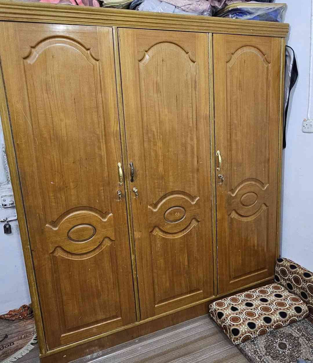 ميز بلازمه مع بلازمه حجم 32 السعر75
كنتور خشب صاج تسكام السعر100
تخم ديوان السعر250
الجزيره باب الهوئ
***********
