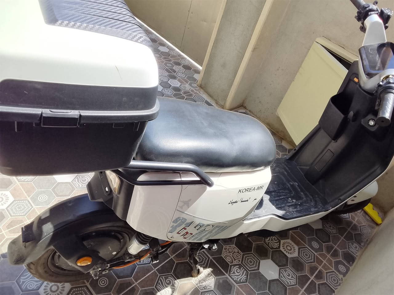 السلام عليكم
مطور للبيع 318 
مطور حيللل نضيف كامل مع ملحقتو
مصاريف شهر من بدلت البطاريات 6 واحد 45 مطور نضيف حيلل + شحن موجوده وخوذه 
السعر 600 وبيه مجال 
اسيا  ***********
كورك ***********
