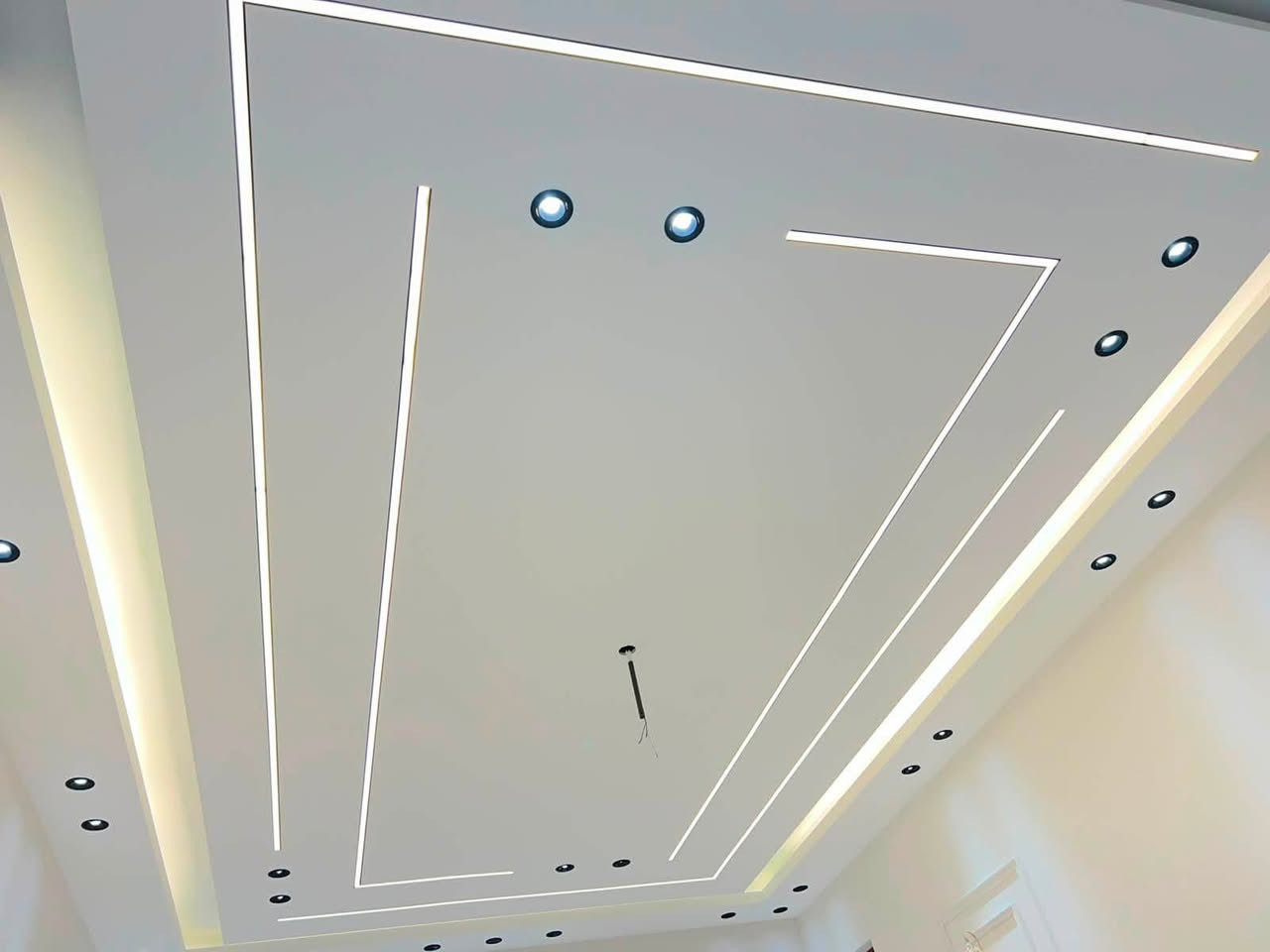 تصميم راقٍ يلامس ذوقك الفني ولمسات تجمع بين العصريه والأصالة لتجعل منزلك تحفه فنيه معمارية تتحدث عن أسلوبك الخاص .

آخر الأعمال للاستفسار  واتساب ***********

