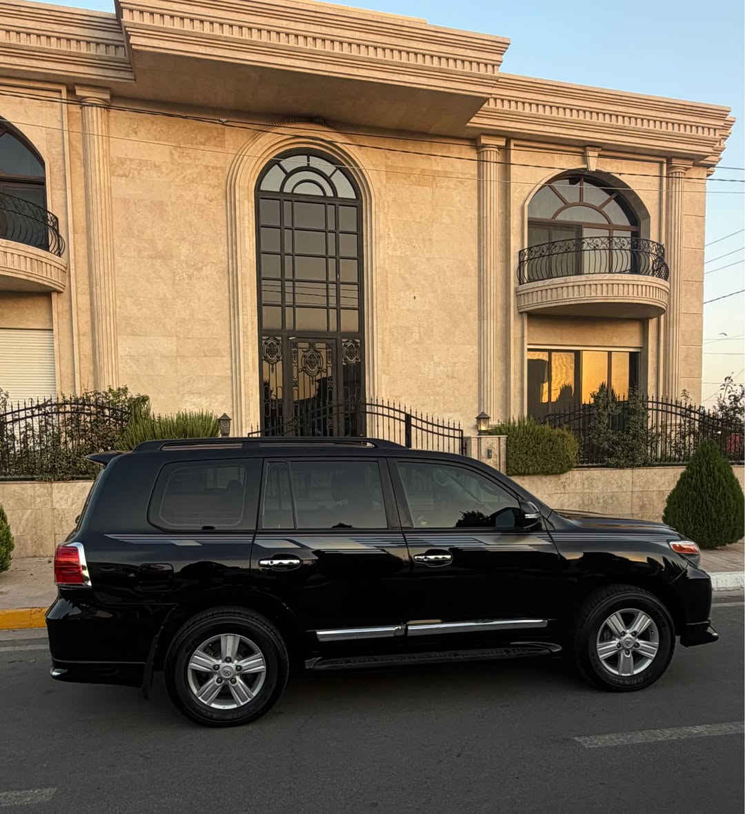لاندگرؤزار ٢٠١٢خليجى بريم شه ريكه جيهان V8VXRفول مواصفات لگزيز بى سبوغ گير و مكين وشتى ناكرايته وه به شه رت هه مووى ره قم وسانه وى نوئ كه ميك كارتى هه يه نرخ٣١٠وره قه 
***********
*********** أربيل, العراق
