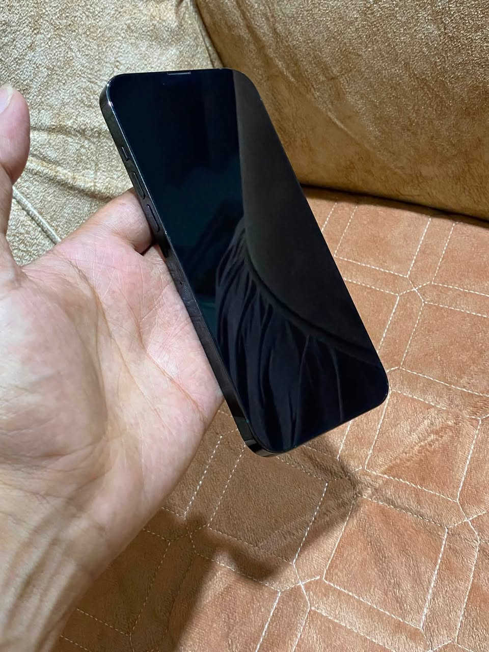 السلام عليكم
ايفون ١٣ برو ماكس 
لون زيتوني 💚✅
بطاريه ٧٩ بلاديه ✅
ذاكره ١٢٨GB  ✅
الجهاز وتر بروف كفاله عامه بلادي 
***********
