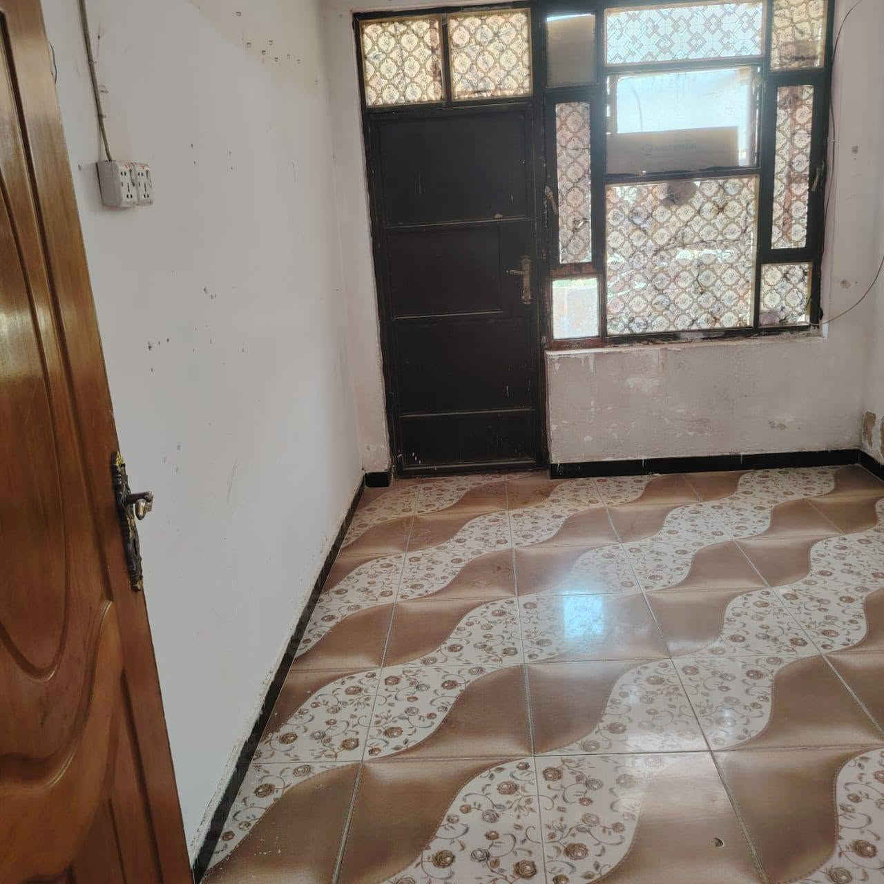 🏢 مكتب الهرم للعقار والإعمار
📢 بناية تجارية للبيع – فرصة استثمارية مميزة

📍 الموقع: منطقة كويريش
📐 المساحة: 50 متر
🏷️ رقم العقار: 3723
🛣️ الشارع: شارع 15

🔹 تحتوي البناية على: • 3 محلات تجارية
• شقة سكنية

✅ مناسبة للسكن والاستثمار
✅ من راعيها مباشر

📞 للاستفسار والتواصل:
***********
