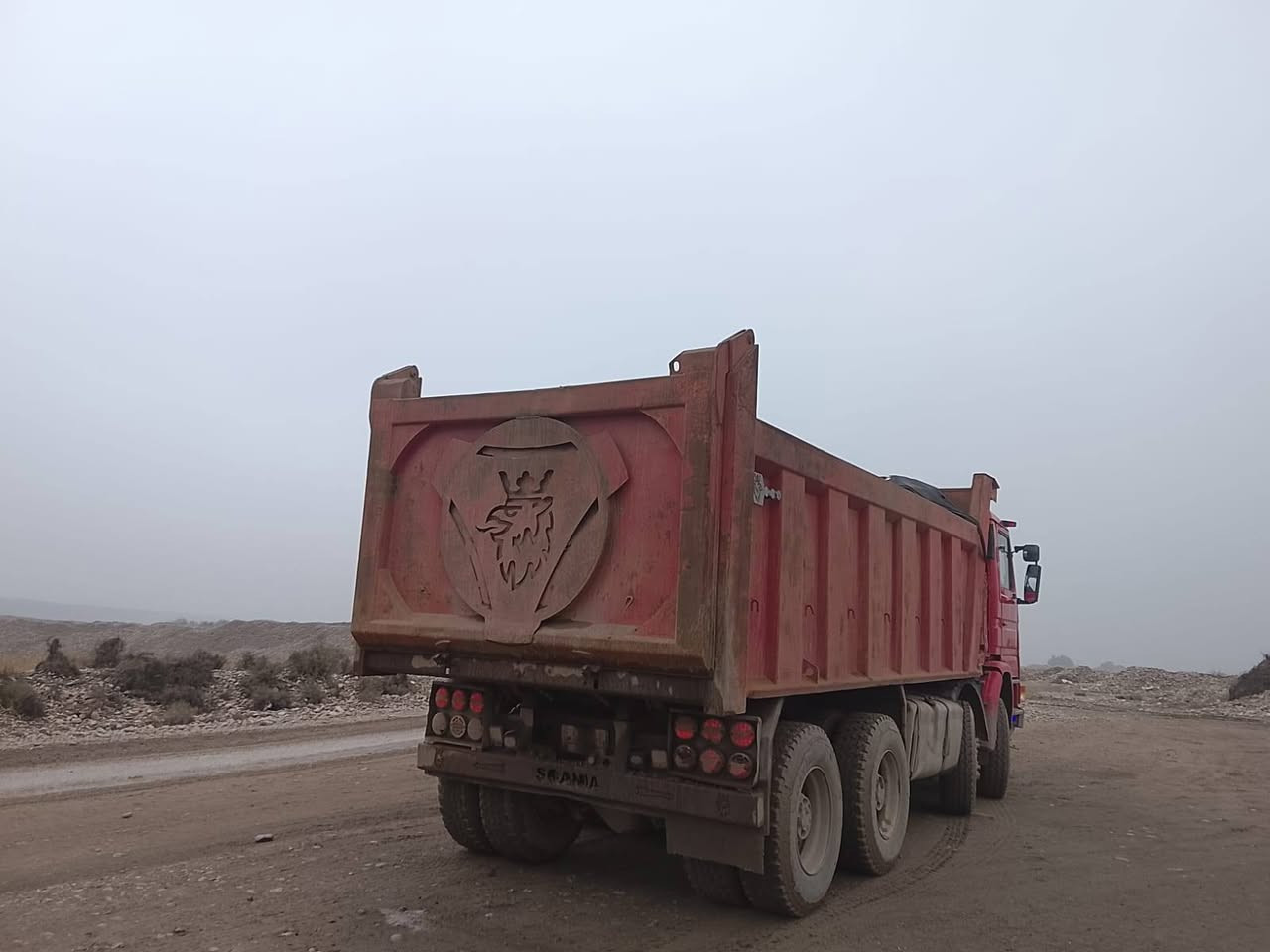 قلاب سكانيا للبيع محرك ٨ سلندر كير كوبرا ٣ ب٣
محرك وكير ومجموعه بشرط شاصي مكفول وتخم تاير جديد رقم نينوى ألماني جديد تحويل مباشر 
السياره مانقصها برقي جاهزه عالشغل 
السعر ٢٦٠ وبيها مجال للشراي
باقي تفاصيل اتصل على ‏‪***********‬‏ فاضل الشمري
