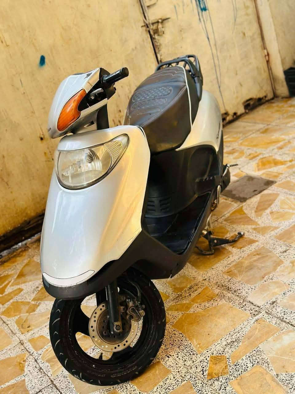 دراجه سبيسي مكفوله مكينه ناعمه شلعه ومعدل كفرات اصليه السعر 550 وبيها مجال الشراي يتصل ***********
