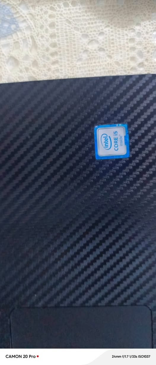 السلام عليكم حاسبة dell للبيع موديلDell Precision 5520 تجي معالجIntel Core i5 من الجيل السابع. وكارتين  شاشة عادي وداخلي 2 قيقا Nvidia Quadro M1200الحاسبة نظيفة كلش بس ناقصهة برغي ينراد ينشدلهة واحد الحاسبة كلش مناسبة للتصاميم والالعاب الخفيفة  حجم شاشة 15.6  كيبورد عربي انكليزي ومساحة 256ssd وييجي وياها شاحنتهة الاصلية  وبسعر كلش مناسب بس 250 الف للتواصل ***********@
