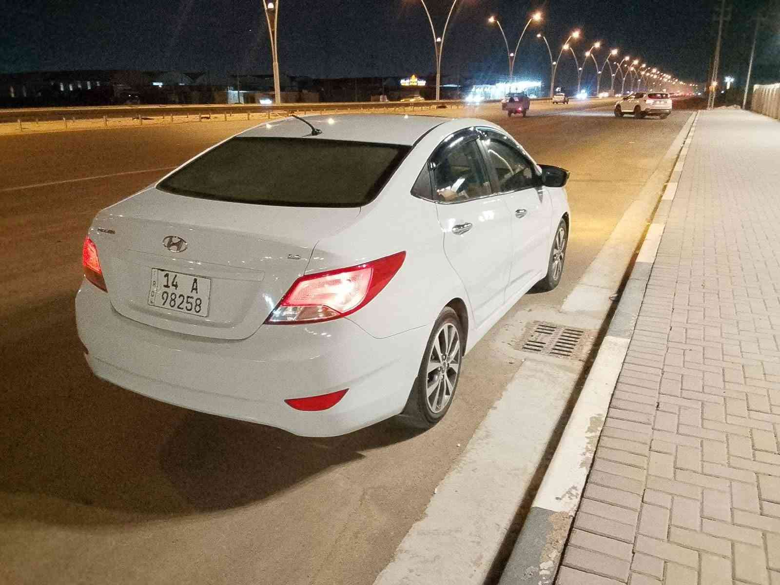 سلام عليكم اكسنت موديل 18 خليجي فول ماشي 126 توه شادلها كير مكينه مبدل كازكيت بيعلك مفتوحه وبيها 3 بارد خفيفات كلش سياره كلشي موضح كدامك وبيها ضربه بدايت برانكيت ما متعوره معوجه وساحبيها سعرها 95 وبيها مجال قليل  
***********
