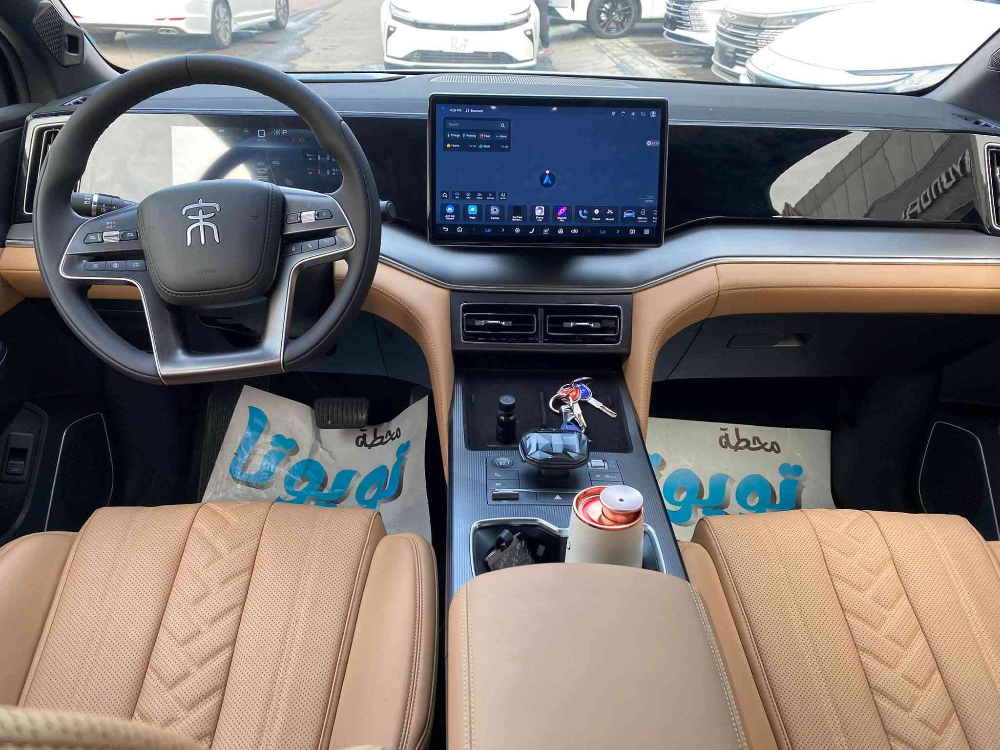 🚙 BYD Song L DM-i 2025_الفول مواصفات 

المحرك والنظام
 • بنزين 1.5 لتر، 4 سلندر
 • قوة البنزين: 101 حصان
 • عزم البنزين: 126 نيوتن.م
 • محرك كهربائي أمامي: 218 حصان / 160 kW
 • عزم الكهربائي: 260 نيوتن.م
 • النظام: DM-i Plug-in Hybrid
 • القير: E-CVT
 • الدفع: أمامي FWD
 • 0–100 كم/س: 7.7 ثانية
 • السرعة القصوى: 180 كم/س 

🔋 البطارية
 • Blade LFP
 • السعة: 12.9 kWh
 • المدى الكهربائي: 75 كم CLTC
 • الشحن السريع DC: غير موجود في الفئة العادية
 • الشحن AC: حوالي 3.9 ساعات
 • خزان الوقود: 60 لتر 

📏 الأبعاد
 • الطول: 4780 مم
 • العرض: 1898 مم
 • الارتفاع: 1670 مم
 • قاعدة العجلات: 2782 مم
 • 5 أبواب / 5 مقاعد
 • سعة الصندوق: 459 لتر، وتصل إلى 1550 لتر مع طي المقاعد. 

🛡️ الأمان

في الفئة العادية 75KM:
 • 6 وسائد هوائية تقريباً
 • ABS وEBD
 • ESP
 • Auto Hold
 • مساعد صعود المرتفعات
 • مراقبة ضغط الإطارات
 • كاميرا خلفية
 • حساسات ركن

☎️***********

7800km🛑

🛑بغداد البياع
