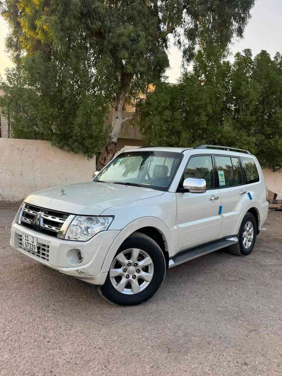 السلام عليكم باجيرو 2010 حبتور فول مواصفات بيها بس جاملغ صبغ السونار بالمنشور محرك 3500 السيارة جاهزة بيع فقط بدون مراوس للاستفسار ***********@
