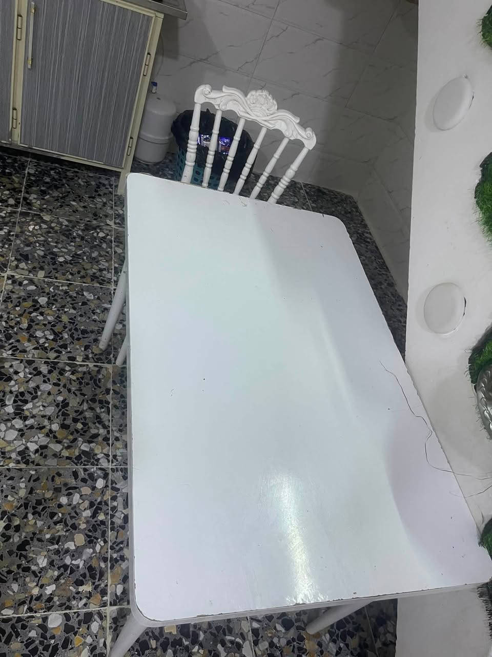 ميز طعام ويا  3 كراسي سعر 50 اريد أشيل وابيع غراضي مدينه صدر رقم هاتف ***********
