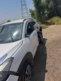 توسان ١٨ بيها حادث بيبان جارملغ خلفي على وضعها ابيع 07801156968 سعرها ...
