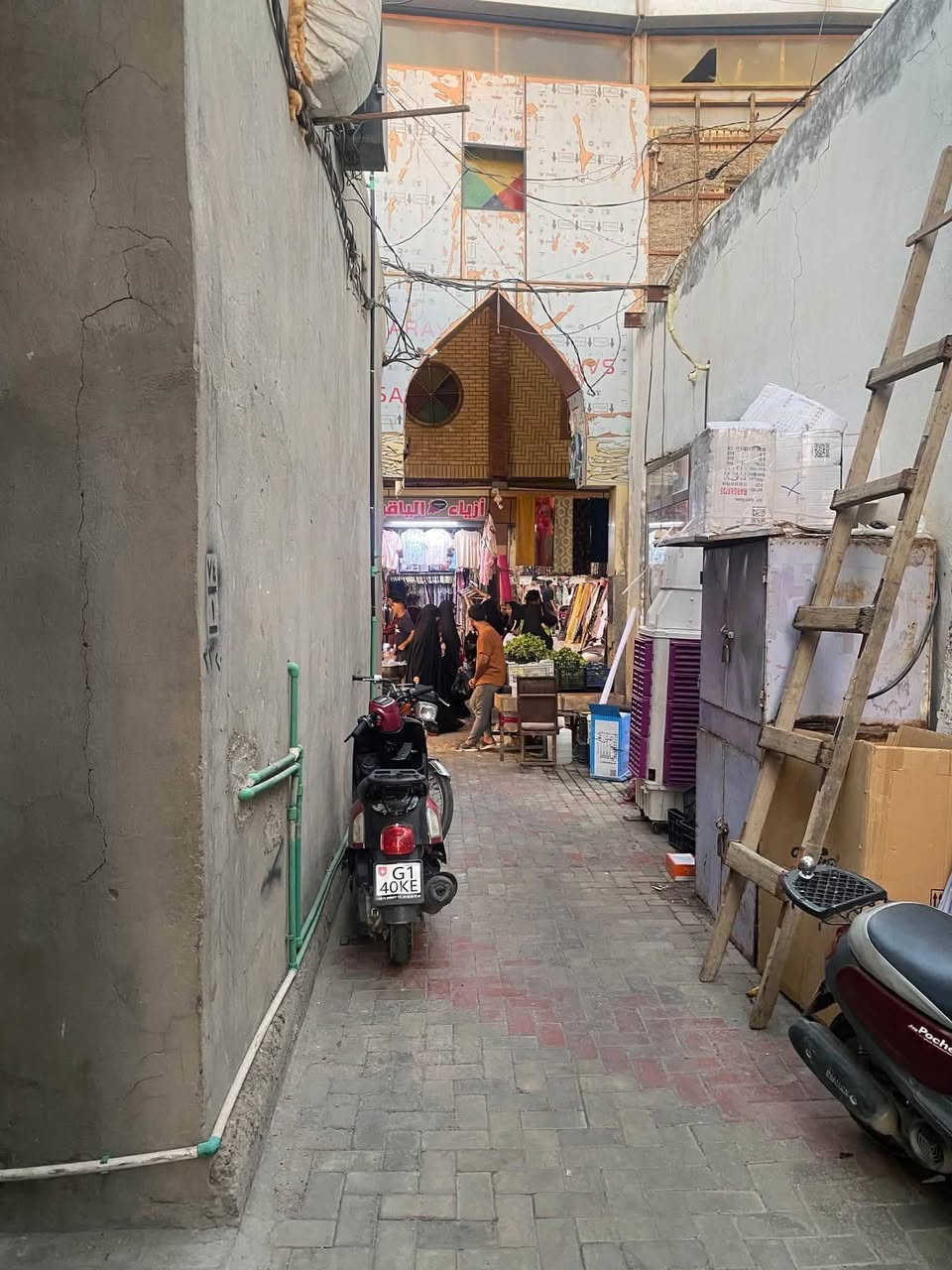 السلام عليكم دار للبيع ركن تجاري طابو صرف المساحه ٥٠ متر في سوق النساء يصلح سكن او مخزن او محلات للاستفسار على الخاص او الاتصال على الرقم التالي ***********
