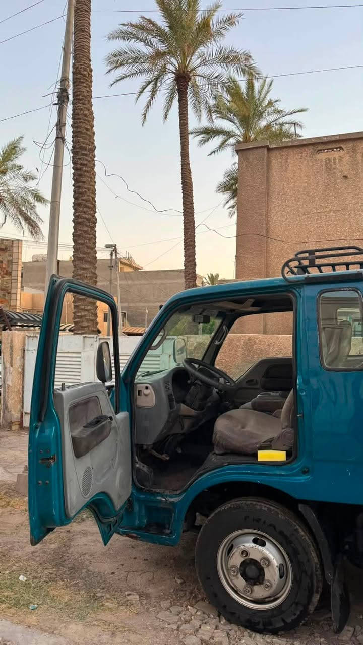 السلام عليكم
كيا حمل فونتيرا  للبيع 
فحل موديل2002
قلاب رقم انبار مشروع وطني
السنوية صاقطة صار 3 سنوات شرط التحويل
مصبوغة حزام 
صدر كير مكفول . المكينة تنقص 
الكهربائيات بيها نواقص
وبيها شوية خياسات 
السيارة خير من الله بس متروكة صارلها فترة ينرادلها شوية ادامة 
مكان السيارة بغداد 
السعر 48 وبيها مجال بسيط
للأستفسار  *********** واتساب
