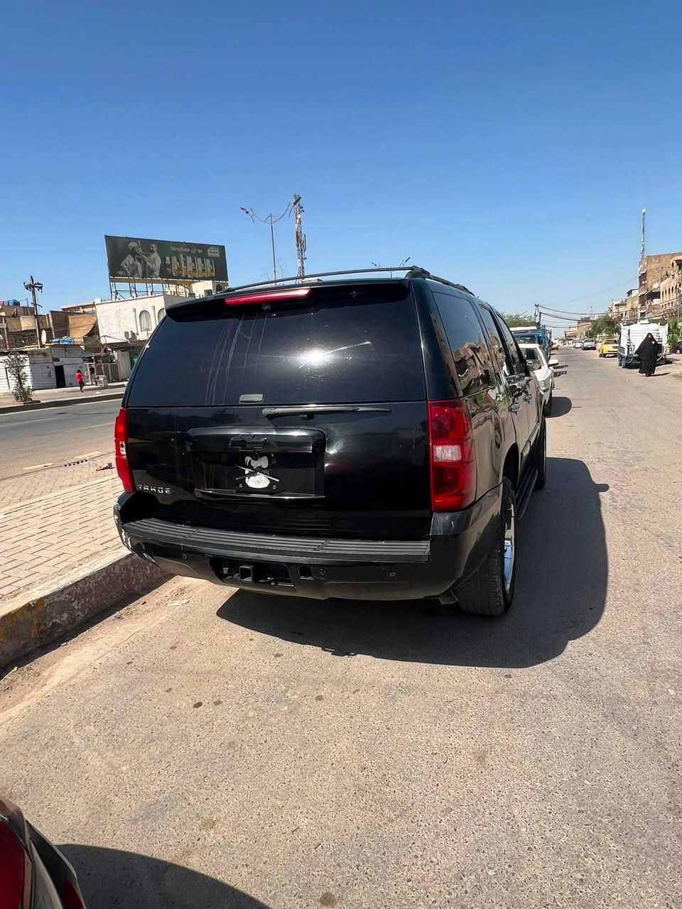 سلام عليكم 
بيع او مراوس مكفوله  سرقة وعشائر
تخم تاير جديد
محرك 8 سلندر 5300 (المرغوب)
كير ومحرك وكهربائي (كل بشرط)
المواصفات (فول الفول - أعلى فئة):
فتحة (سلايد)
شاشة كبيرة
سقف DVD
لايت زنون
2 كشن امامي كهربائي (خزن ميموري، تبريد، تدفئة)
2 كشن خلفي تدفئة
7  كشنات اسود 
صندوك شفط وكهربائي
حساس
وبعدها هواي مواصفات
مكان السيارة: بغداد مدينه الصدر 
***********
