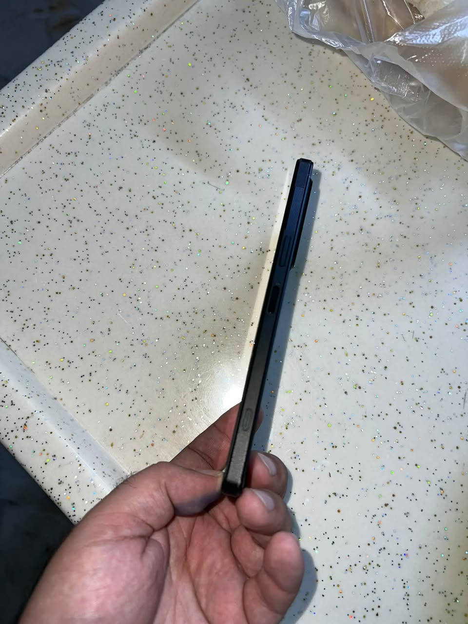 Sony Xperia v1
ذاكرة 256 عشوائية 12 جيجا معالج snapdragons 8 gen 2

شاشة oled 4k

بطارية 5000 مللي امبير 

جهاز نظيف بيه بعض الشخوط في الشاصي فقط الشاشة مابيه ولاشخط بدون ملحقات مكاني بغداد الاعظمية 

السعر 350 الف مجال بسيط 

***********
