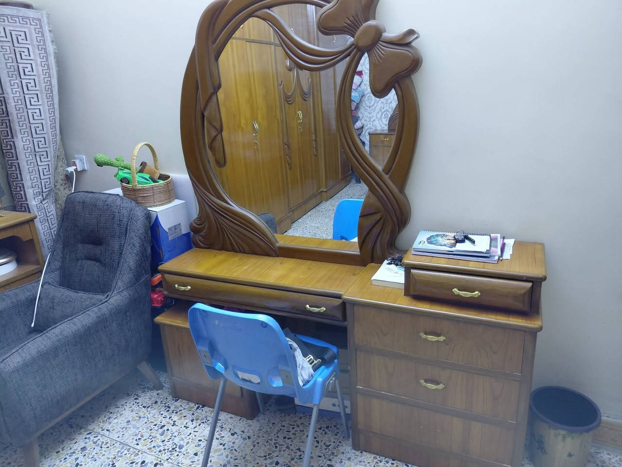 غرفة ٦ باب • نظيفة