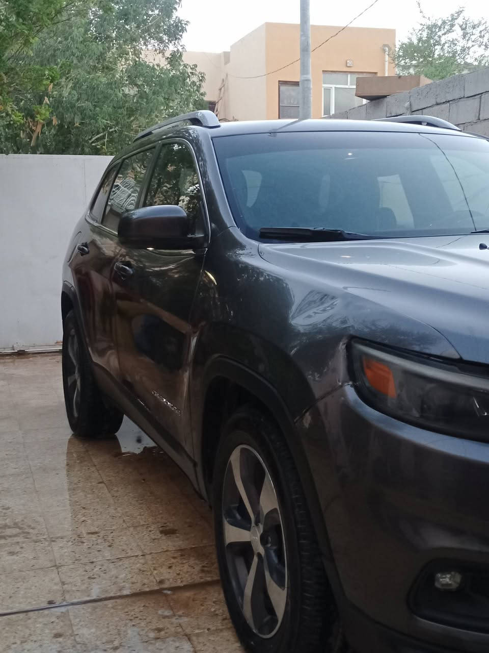 سلام عليكم 
جيب بزون موديل 2019
محرك6سلندر دفع رباعي
فول مواصفات 
طخه بجاملخ الخلفي بسيطه 
تبديل باب وجاملخ بلادي 
السعر الاتصال على رقم 
***********  
المكان نجف 
مداور ثاني يوم مباشر
