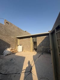 بيت 100 متر بناء 60 غرفة وصاله و منور و صحيات الكرغوليه سدت جبور السعر...