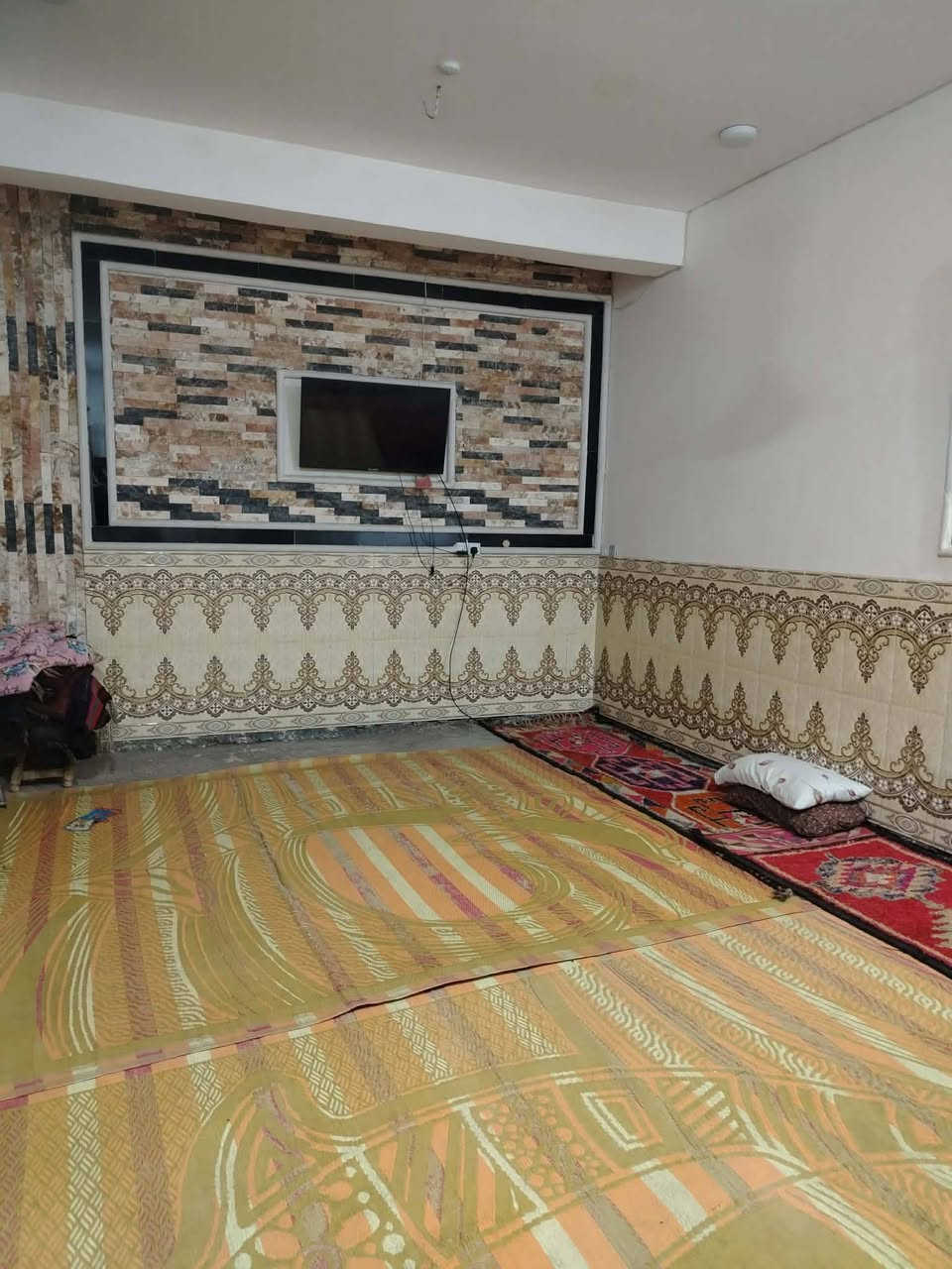 السلام عليكم
بيت للبيع طابو صرف بالتاجيه على شارعين ركن شارع 20 متر واحد 10 متر 3 غرف البيت مساحة 190متر اخوان الله يشهد اني مكلف بالنشر للاستفسار الاتصال على صاحب البيت هذا رقمه *********** مسلم ابو عقيل الحلاوي
