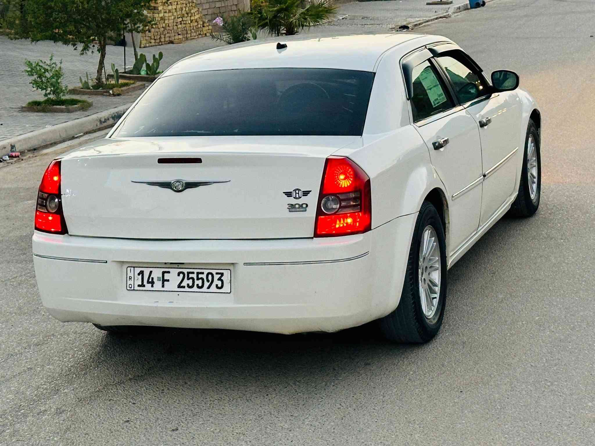 سلام وعليكم
اوبامه موديل يخبل 2009 اصل وراد كندي 
رقم بصره دولي سنويه جديده وهزه جديده تحويل مباشر 
سياره وراد كندي بالعراق صار بيه جاملغ وبنيد (فقط 
السعر جوه السوك 102وبيه مجال 
مكينه وكير 100/100
حجم المكينه 3500 اصل 
سياره تويل اصل 
كشنات بيجي 
سياره فول مواصفات عده الفتحه 
حداده تخم تاير 
كله جديد شاشه جبير كامره تبريد ثلج ❄️ دواخل بل كارتون سياره مال جناي مجهزه علا أيدي سياره بديه كلش حلو وشرط حته خياس مابيه 
 العنوان بصره قضاء المدينه هاتف ***********////***********
