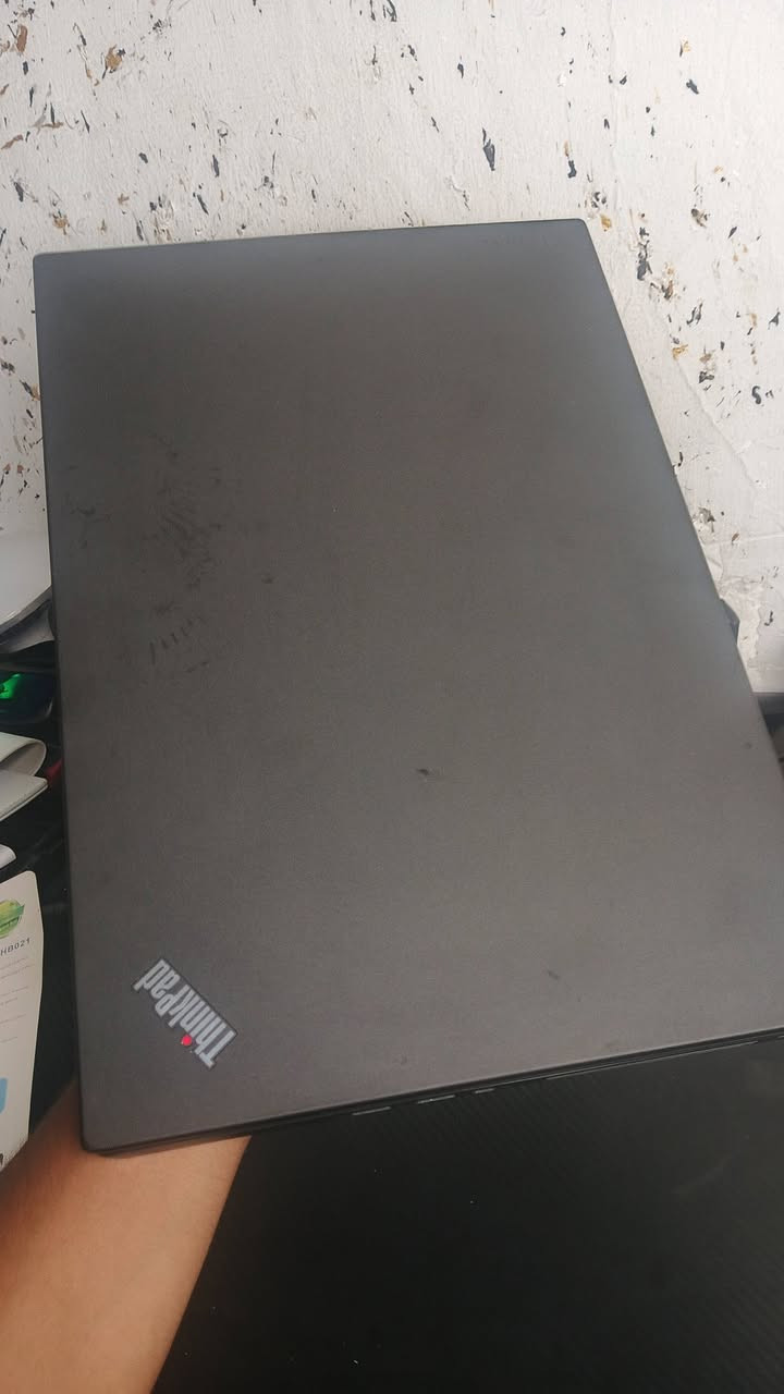 ألسلام عليكم 

لابتوب لينوفو T560
5i- 6 جيل 
Ram 8 ddr 3
256ssd

مستعمل نضافة 90 

160 ألف 
وبيهة مجال كلش بسيط 
*********** واتساب 
بغداد الكرخ

نص مكتوب في الصور:
- Processor Intel(R) Core(TM) i5-6300U CPU @ 2.40GHz 2.50 GHz Graphics Card 128 MB Intel(R) HD Graphics 520 DESKTOP-CHOKB3V 20FJS0E00 Device Specifications Device Name DESKTOP-CHOKB3V Processor Intel(R) Core(TM) i5-6300U CPU @ 2.40GHz 2.50 GHz Installed RAM 8.00 GB (7.87 GB usable) Graphics Card Intel(R) HD Graphics 520 (128 MB) Storage 238 GB SSD SanDisk SD8TB8U256G1001 Device ID E519472A-50D9-4676-9E1A-337F9C7AB71C Product ID 00330-50410-25367-AAOEM System Type 64-bit operating system, x64-based processor Pen and touch No pen or touch input is available for this display Frequently asked questions How does having 8-16 GB of RAM impact my PC's performance? Can I run modern apps smoothly with this RAM capacity? Is my GPU sufficient for high end gaming and video experience? How can having a dedicated enhance my experience and productivity?
- About
- Installed RAM
- 8.00 GB
- DDR3
- Processor
- Intel(R) Core(TM)
- i5-6300U CPU @
- 2.40GHz
- 2.50 GHz
- Graphics Card
- 128 MB
- Intel(R) HD Graphics 520
- Storage
- 238 GB
- 57 GB of 238 GB used
- DESKTOP-CHOKB3V
- 20FJS02E00
- Rename this PC
- Device Specifications
- Copy
- Device Name	DESKTOP-CHOKB3V
- Processor	Intel(R) Core(TM) i5-6300U CPU @ 2.40GHz 2.50 GHz
- Installed RAM	8.00 GB (7.87 GB usable)
- Graphics Card	Intel(R) HD Graphics 520 (128 MB)
- Storage	238 GB SSD SanDisk SD8TB8U256G1001
- Device ID	E519472A-50D9-4676-9E1A-337F9C7AB71C
- Product ID	00330-50410-25367-AAOEM
- System Type	64-bit operating system, x64-based processor
- Pen and touch	No pen or touch input is available for this display
- Frequently asked questions
- How does having 8-16 GB of RAM impact my PC's performance? Can I run modern applications smoothly with this RAM capacity?
- Is my GPU sufficient for high end gaming and video experience? How can having a dedicated GPU enhance my experience and productivity?