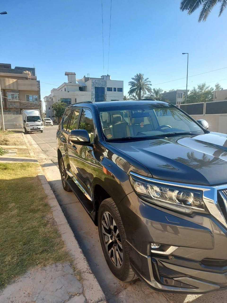 برادو موديل 2023 VX ماشيه  ٣٥ الف كم نظيفه جدا رقم اربيل بعد الشراء تحويل مباشر إلى اسم المشتري موصفاتVX ٦سلندر دبل خزان وقود فتحه سقف كشنات جلد كهرباء وتبريد سبير ما مستعمل فيها تعديل بارد صغير جدا تحت فتحه غطاء خزان الوقود سعرها ٤٥٠٠٠ $ 
***********
بغداد / اليرموك
