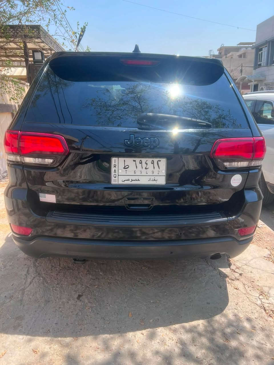 جيب كراند شيروكي بلاك مواصفات لاريدو موديل2019
حادثها جاملغ امامي بدون ايرباك من امريكا
وبيها بابتين عكس السايق صبغ بس رش بدون ضربه ولافتح
السياره فول مواصفات 
السعر 175
للاستفسار :***********

