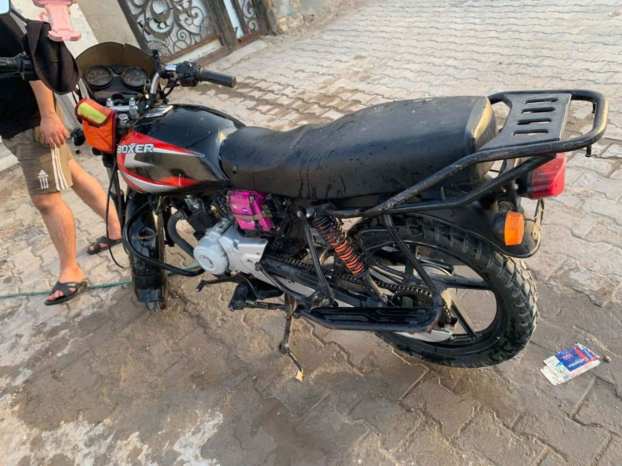 دراجه بوكسر سنويه مجفته مره وحده دراجه كلشي ماعايزه السعر مليون و800 قفل
