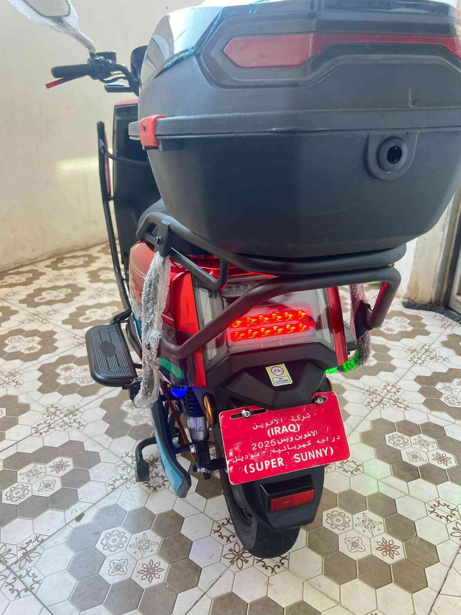 السلام عليكم
دراجه شركة الاخوين 🛵دبدوب
موديل2026
موطور بالكارتون جديد
(اخو الزيروو مستخدم شي قليل جداً مكفول حتى من شخط ...)
(بطاريات عدد 6 على فحص ) 
فول مواصفات  «ملف 3500W)
(نظام  R) (نظام P)
(مخرج شحن USP) 
(سرعة 99 حقيقي) (سرع 4)
(سويجات +بصمات+كرتات)
(مثبت سرعة) 
لايت زنون عالي ناصي 
سماعة بلاتوث بلادي 
جنطه خلفيه بلاديه
اشاير يمنة يسرة دبل اشارة
السعر 650الف
الموقع داخل الرمادي 
الاستفسار :***********
