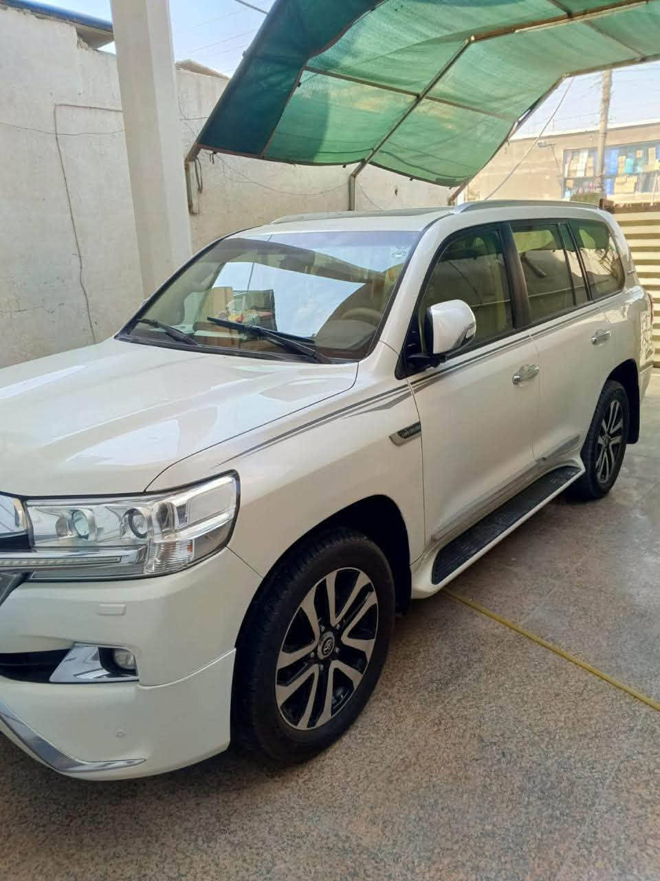 لاندكروزر • ٢٠١٧ • بصره