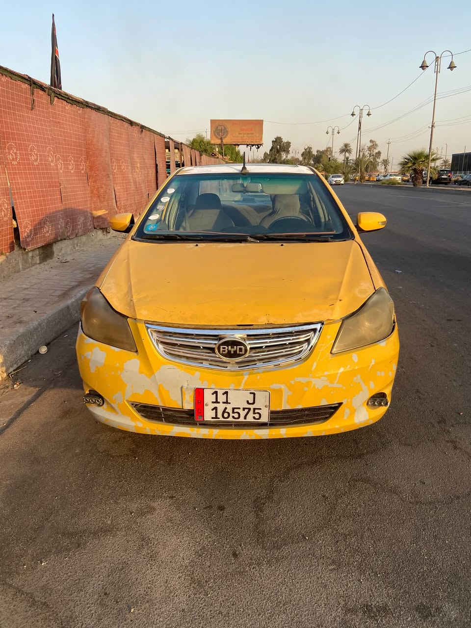 سلام عليكم بي وإي دي موديل 2013مكينة وكير نضيفة لا تنقيص ولا تبخير السيارة شوفة عينك نضيفة مبيهة لا ضربة ولا صبغ بس بيهة خياس قليل بل باب تبريد ثلج ❄️ السيارة بسمي تحويل ثاني يوم السعر 35::رقم الهاتف ***********
