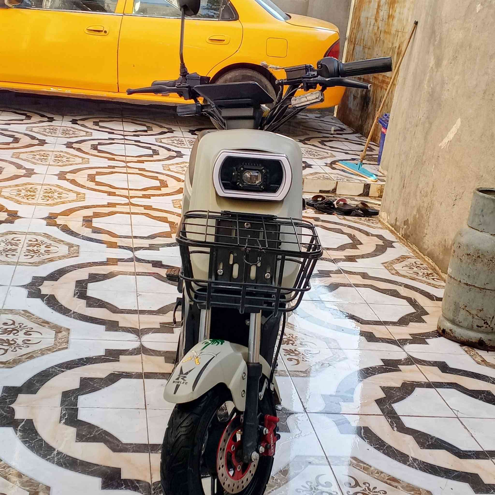 سلام عليكم للبيع درجه شحن R8 سرعه 109
ملف 1200. و36امبير سعر 450بي مجال قليل رقم ***********
