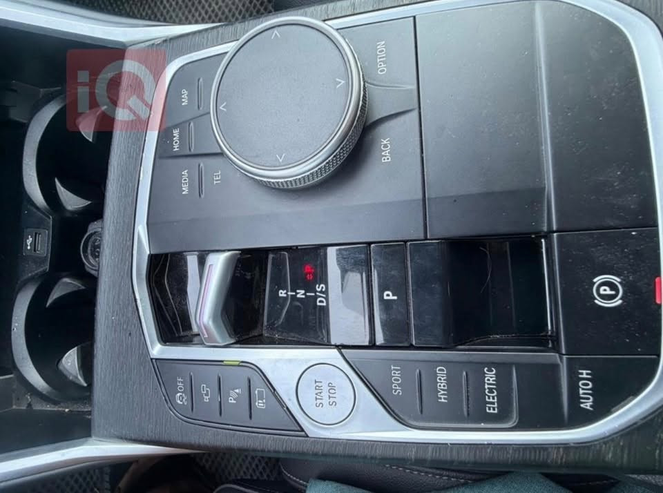 330e بلكن هايبرد • موديل ٢٤ • باب السائق مبدل
