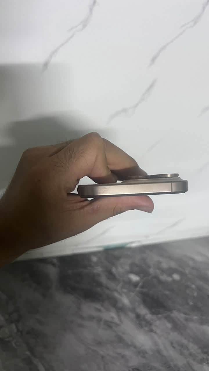 آيفون ١٦ برو ماكس • ٢٥٦ • بطارية ٩٩