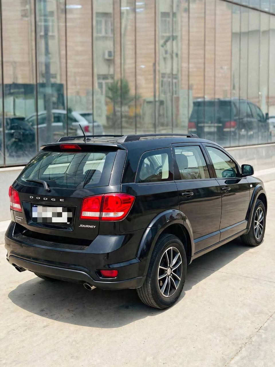 دوج جورني 2019
وارد أمريكي 🇺🇸
... مرفق صور الحادث ... 
🔸 مواصفات SXT
▪️بصمة تشغيل وتشغيل عن بعد وبصمة ابواب
▪️7 راكب 
▪️تبريد 3 قطع ❄️ 
▪️شاشة كاميرا
▪️محرك 2.4 المرغوب
▪️تحكمات ستيرن جهتين 
▪️مثبت سرعة 
▪️مقاعد مخمل
▪️ويل 19
▪️كشافات ضباب
▪️دبل اكزوست
▪️مري كهرباء 
▪️مري تدفئة
▪️حساسات خلفية 
▪️مانع الانزلاق 
▪️ رقم أربيل دولي بسمي
🌍 مكان السيارة ديالى خانقين
بسعر 142 وبيه مجال للشراي
للاستفسار *********** واتساب
