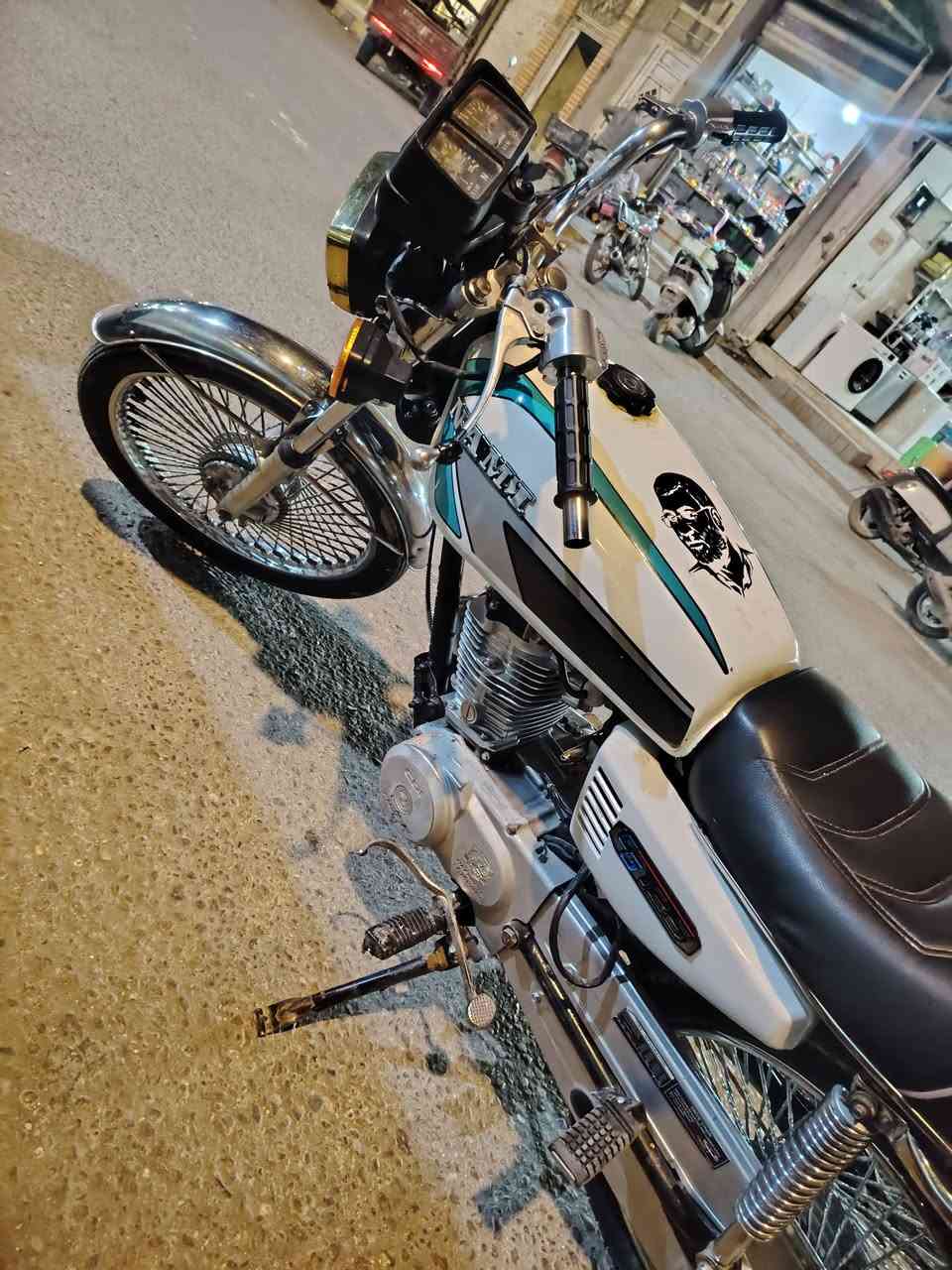 للبيع دراجه كامله مكمله اي نقص مابيها تجي تشغل وتطلع 2020 اوارق  معمره كلها شغاله كهربائياات شغاله  مكاني المسيب ***********
