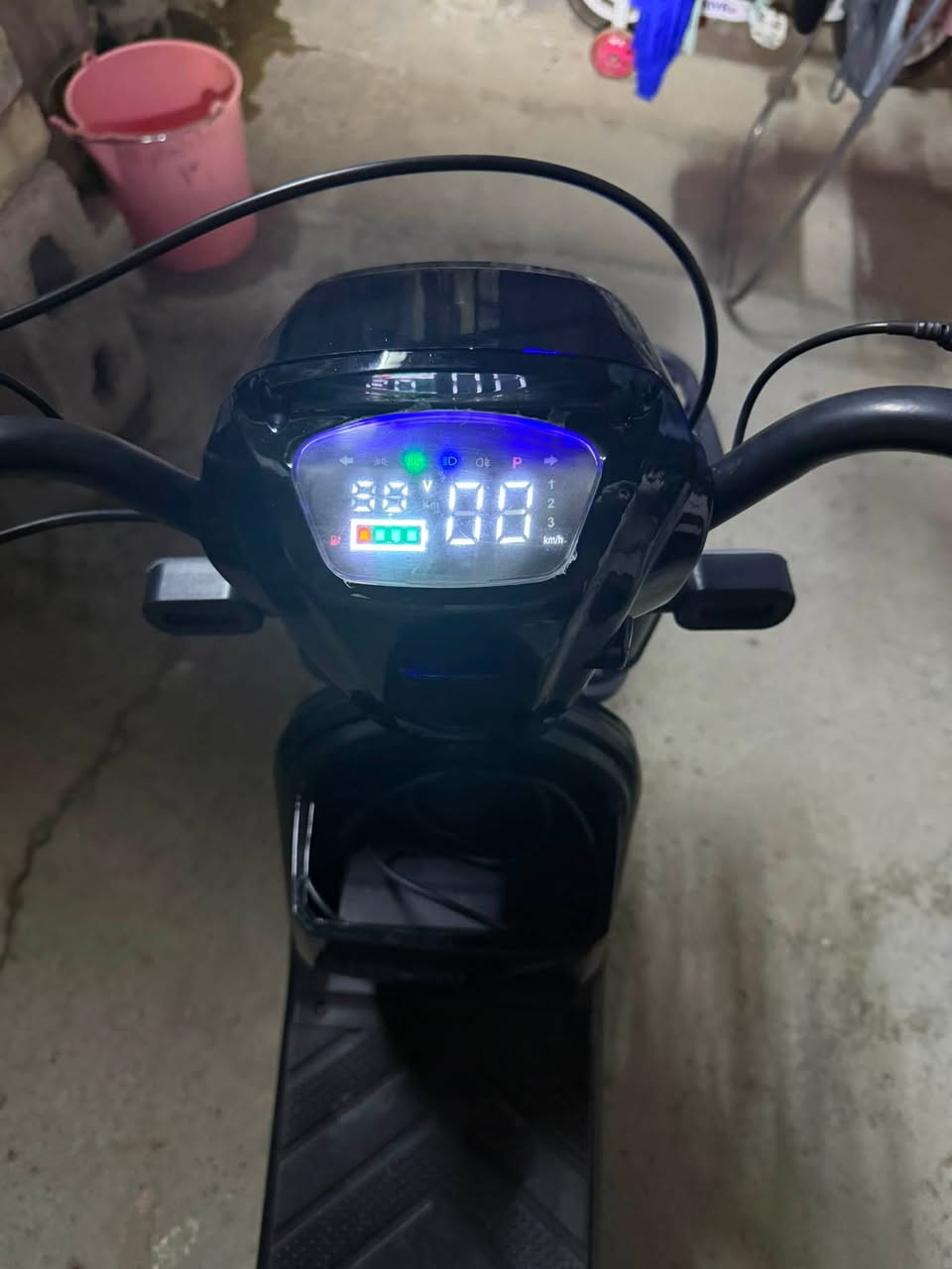 دراجه شحن اربع بطاريات العنوان حي الخضراء السعر 250 وبيه مجال
***********
